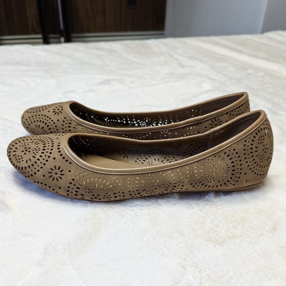 NWOT Size 11 Brown Suede Flats - Punched Out Pattern